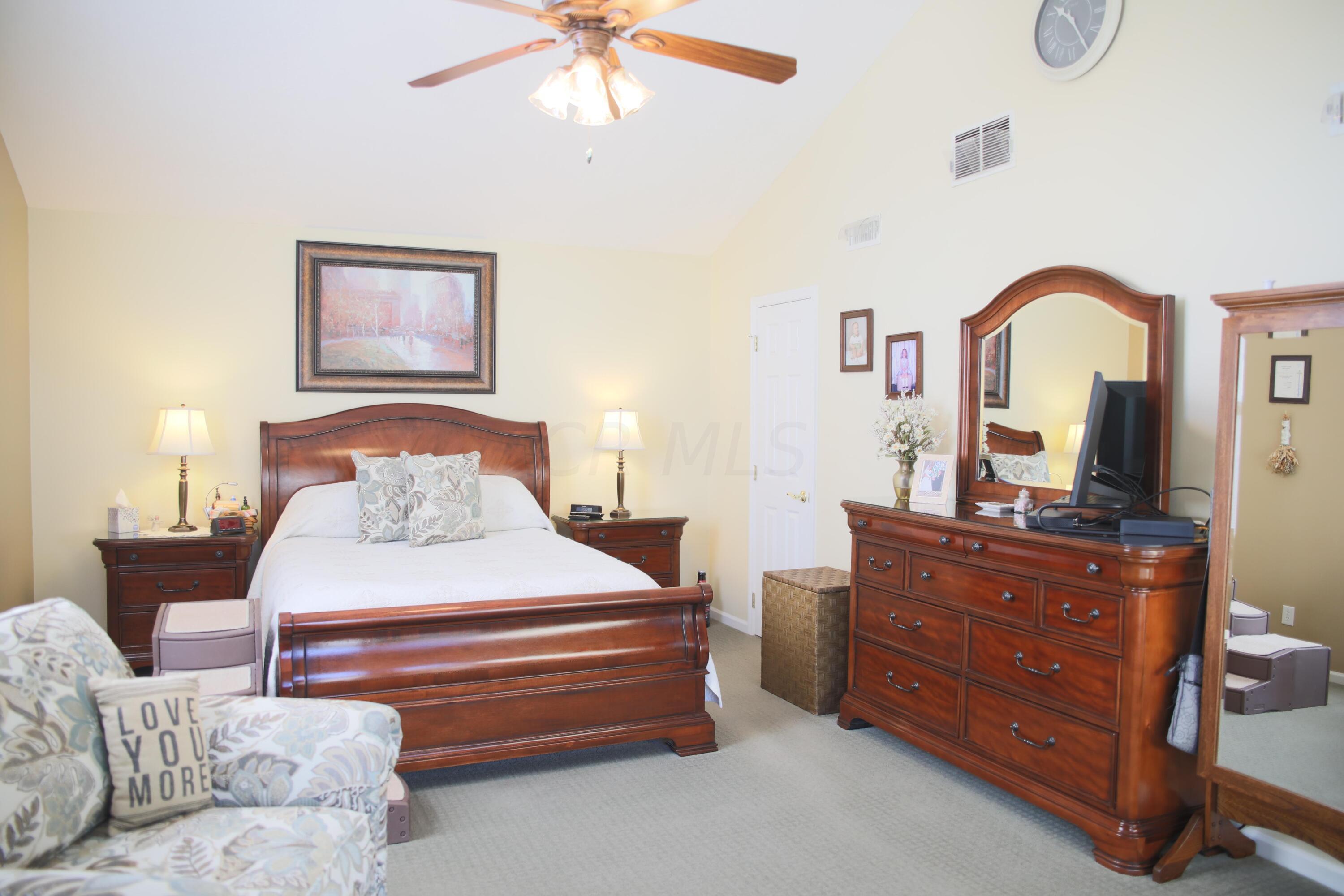 768 South Hampton Road Newark, OH 43055 - Photo 13 of 40 Master Suite