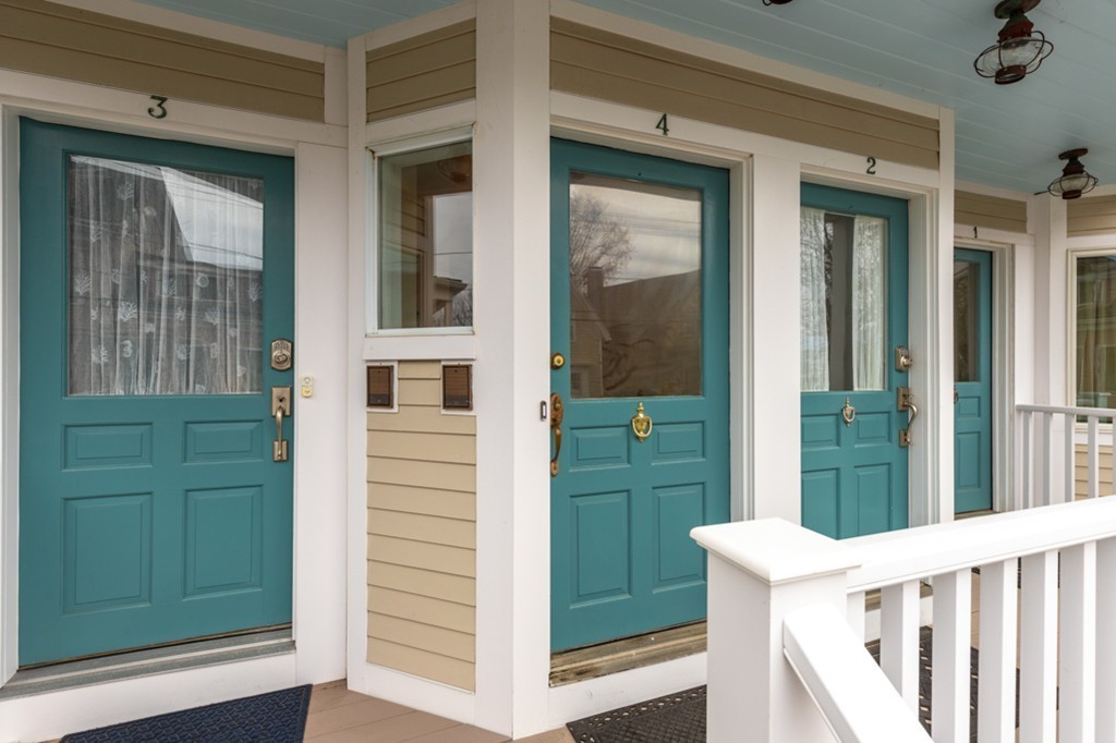 7 Rackliffe Street, Unit 4 Gloucester, MA 01930 - Photo 5 of 22 Gallery Image 5