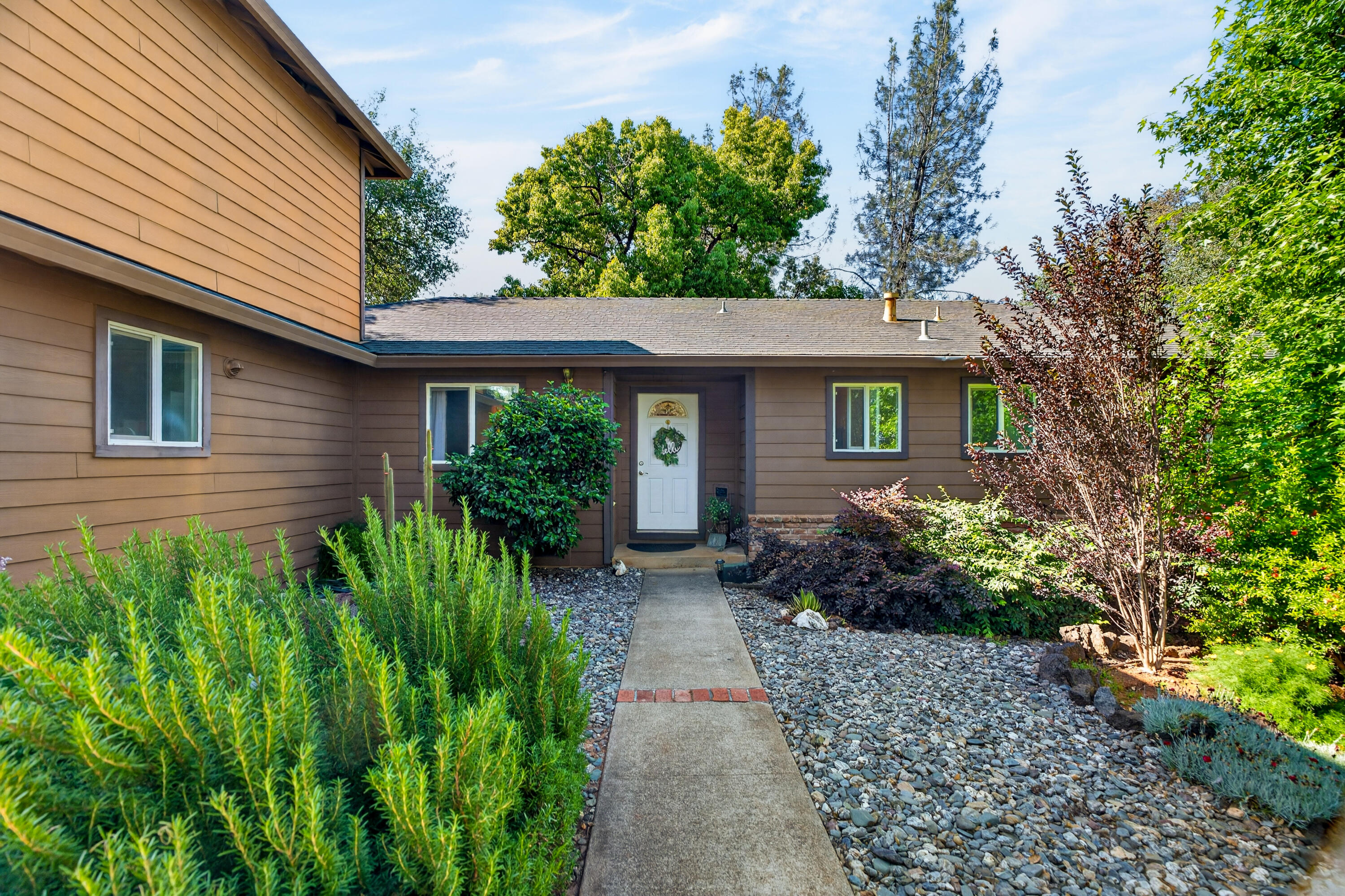 1451 Carter Way Redding, CA 96002 - Photo 5 of 52 1451 Carter Way-01554