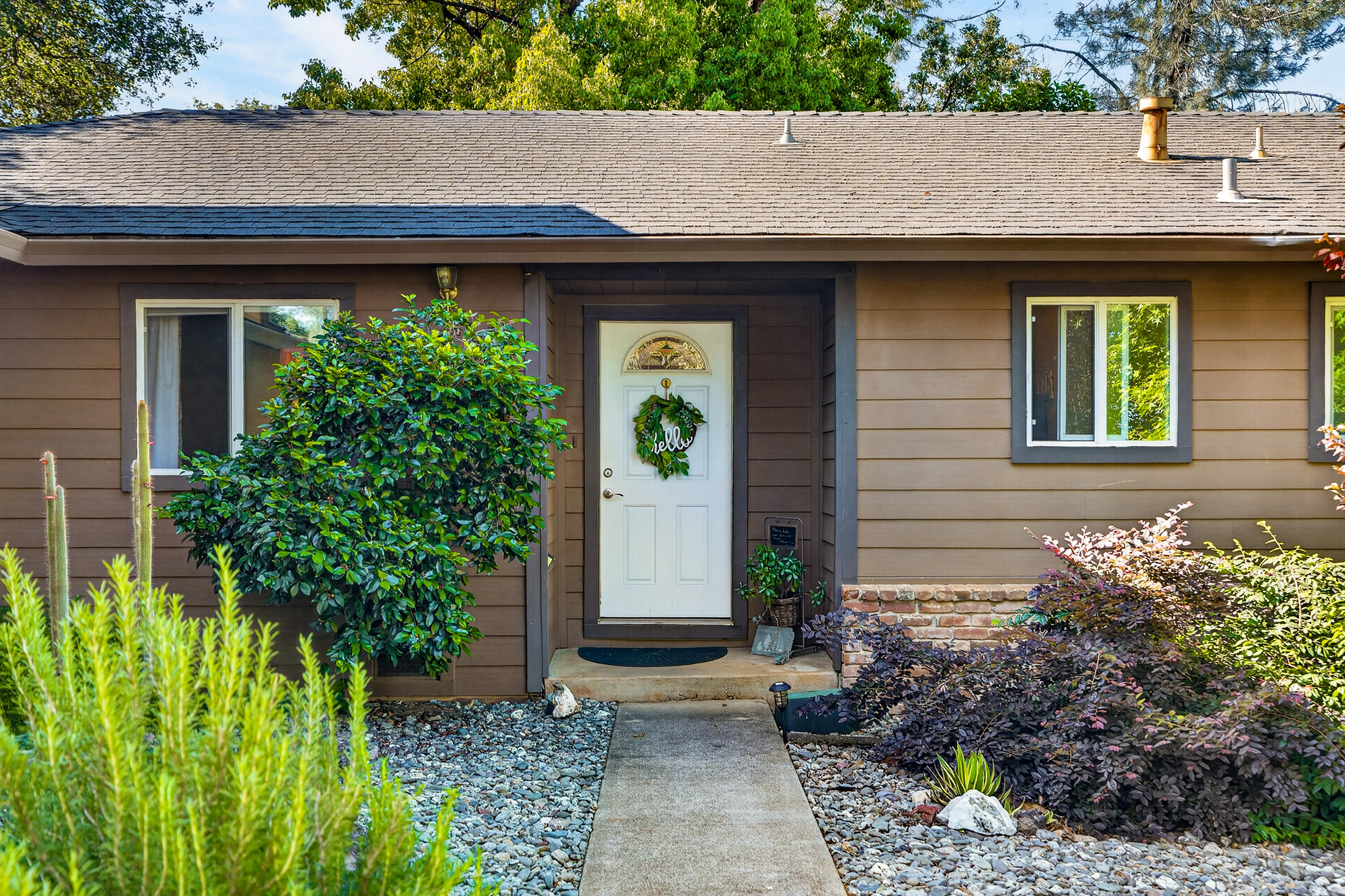 1451 Carter Way Redding, CA 96002 - Photo 6 of 52 1451 Carter Way-01555