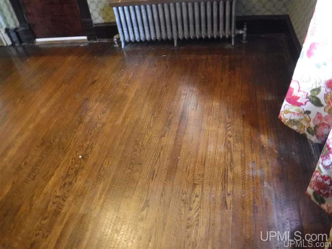 332 Kearsarge Street Calumet, MI 49913 - Photo 19 of 35