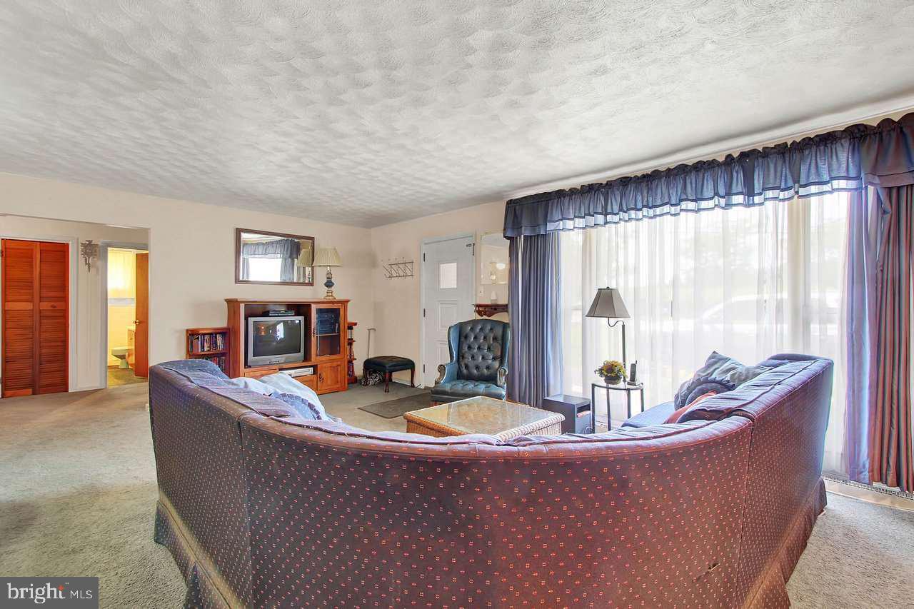 2270 Baker Road York, PA 17408 - Photo 4 of 25 Gallery Image 4