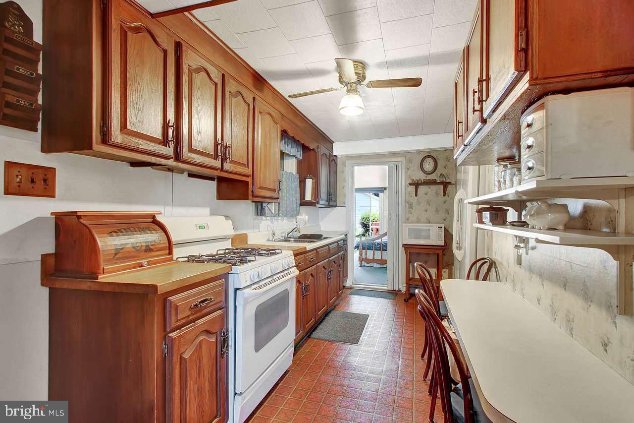 2270 Baker Road York, PA 17408 - Photo 5 of 25 Gallery Image 5