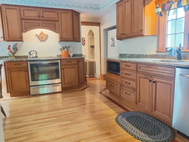 $649,900 | 151 Plymouth Street, Halifax, MA 02338