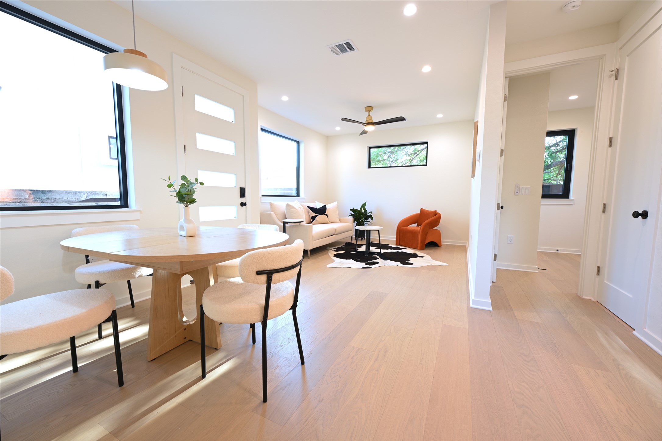 4410 Glomar Avenue, Unit 2 Austin, TX 78721 - Photo 6 of 24 Comfortable space for family /friends gathering