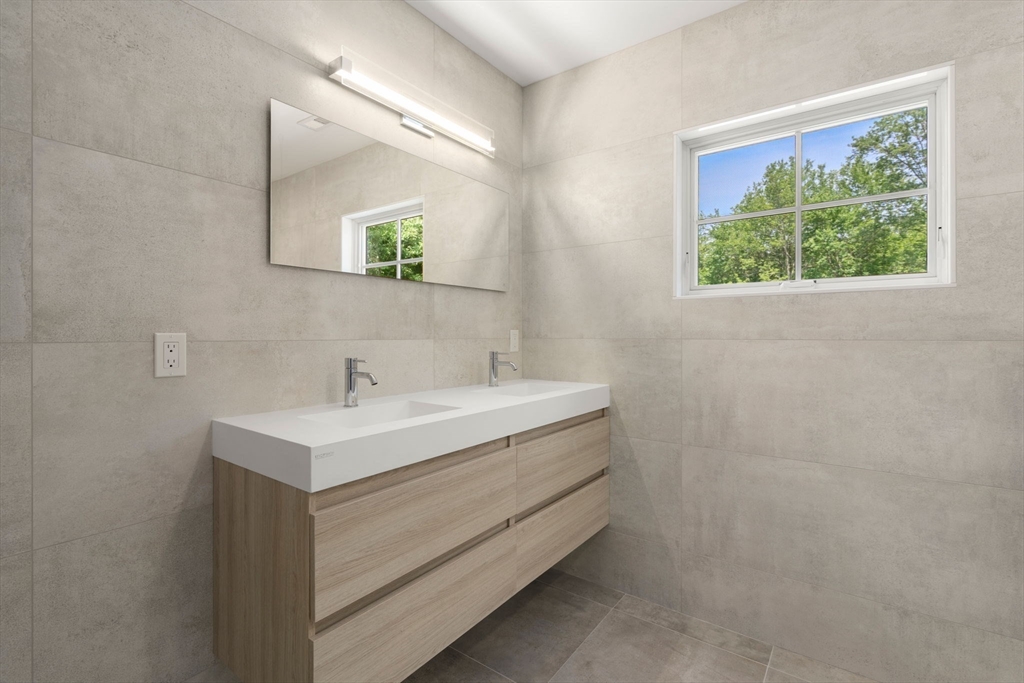 54 Meadowbrook Road Westwood, MA 02090 - Photo 18 of 40 Gallery Image 18