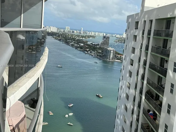 $5,800 | 488 Northeast 18th Street, Unit 3300, Miami, FL 33132