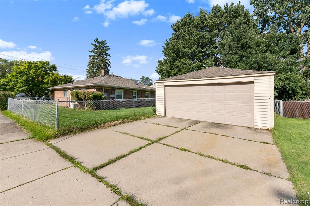 4467 West 14 Mile Road Royal Oak, MI 48073 - Photo 7 of 21