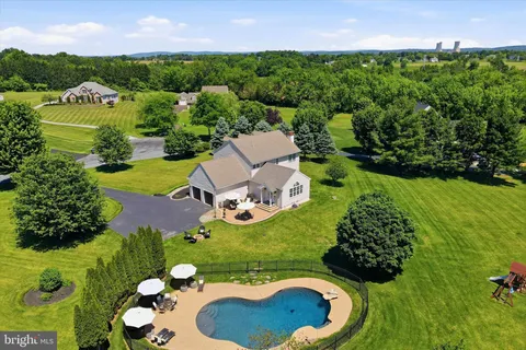 $799,000 | 205 Maplewood Drive, Phoenixville, PA 19460