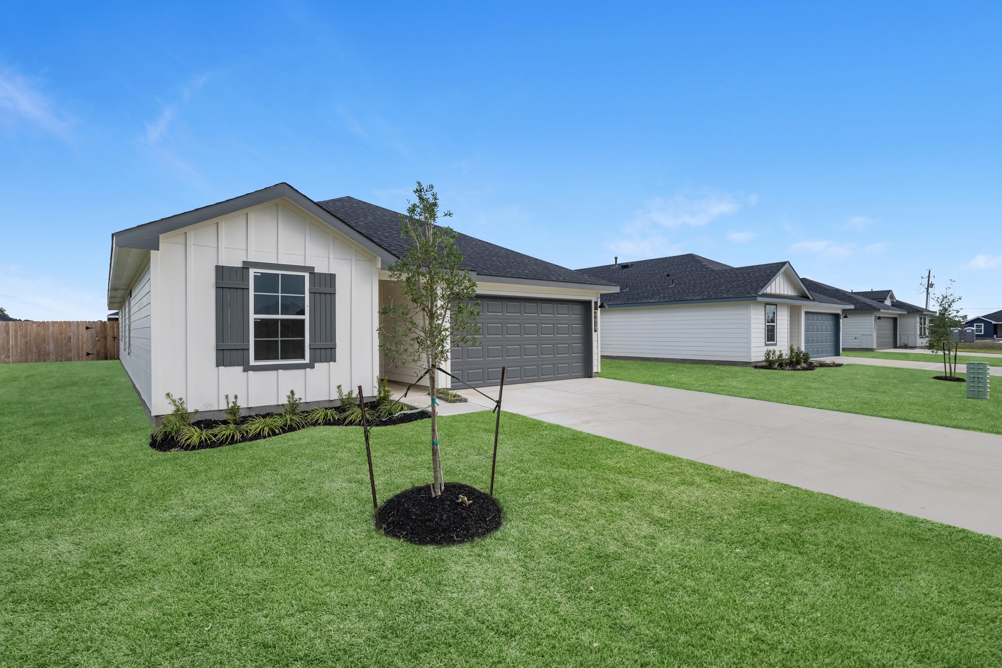 5650 Spoonbill Orange, TX 77632 - Photo 26 of 26 a house view with a garden space