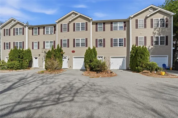 $349,900 | 272 Cass Avenue, Unit 3, Woonsocket, RI 02895