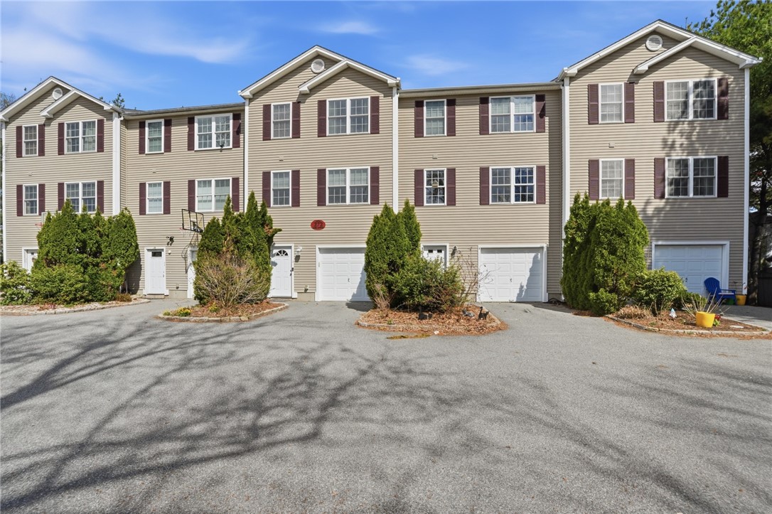 272 Cass Avenue, Unit 3 Woonsocket, RI 02895 - Photo 1 of 42