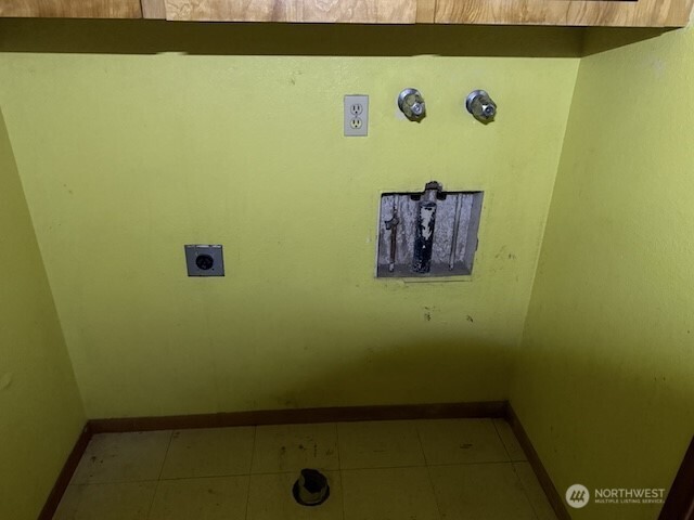 314 Liberty Avenue Granger, WA 98932 - Photo 13 of 26 a view of a small space