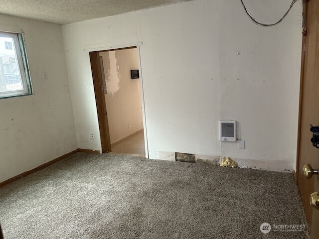 314 Liberty Avenue Granger, WA 98932 - Photo 19 of 26 an empty room with closet