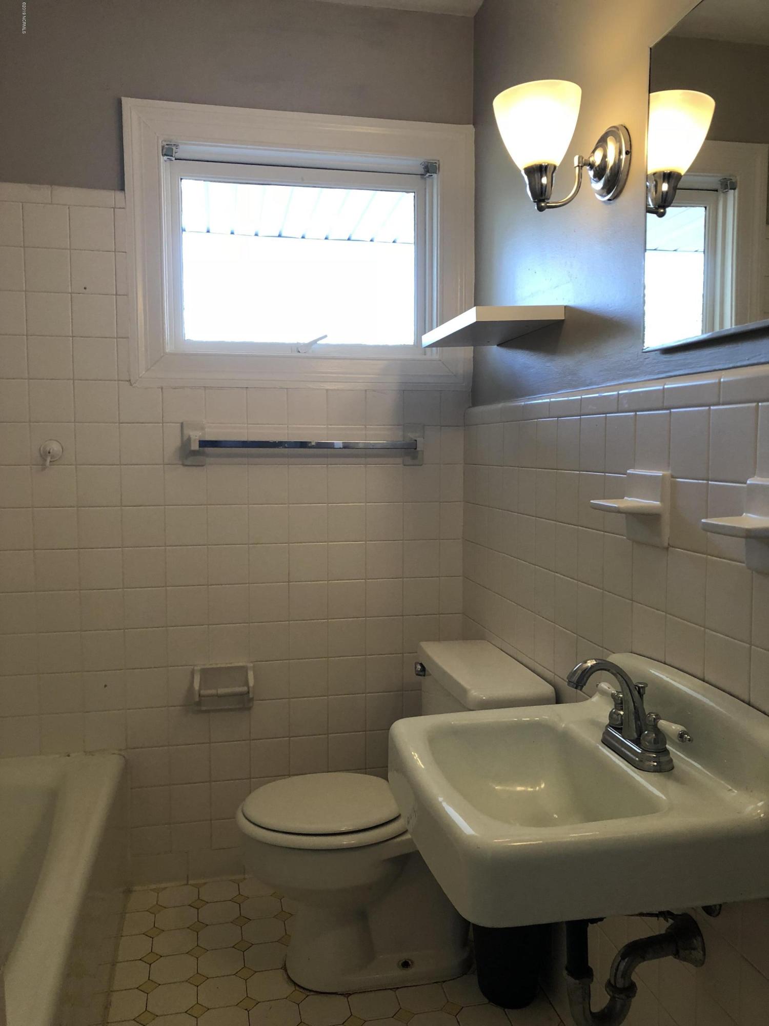 1210 Stockton Road Kinston, NC 28504 - Photo 15 of 33 16