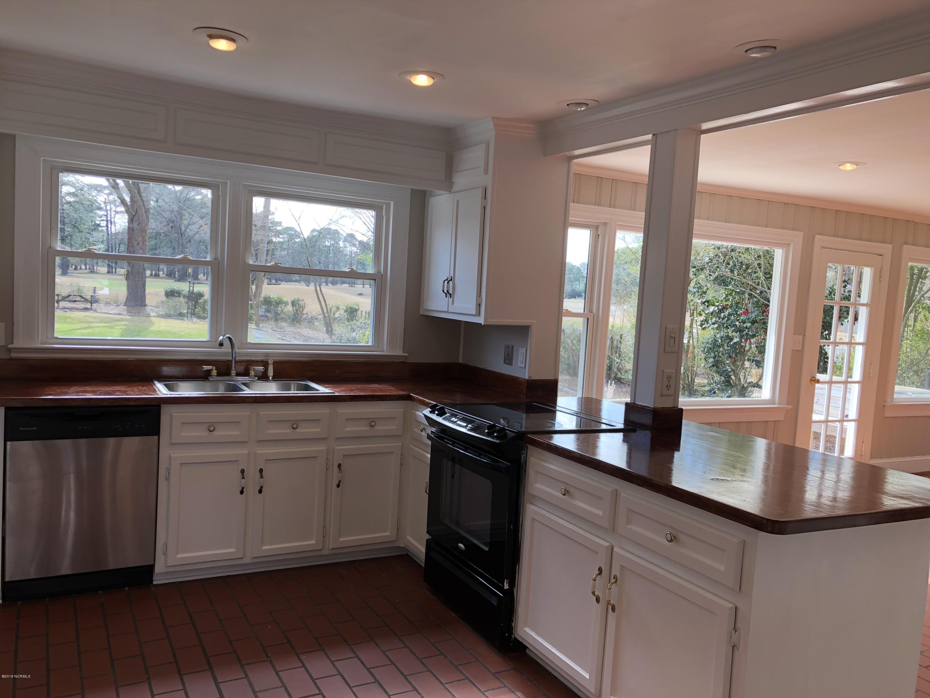 1210 Stockton Road Kinston, NC 28504 - Photo 10 of 33 10