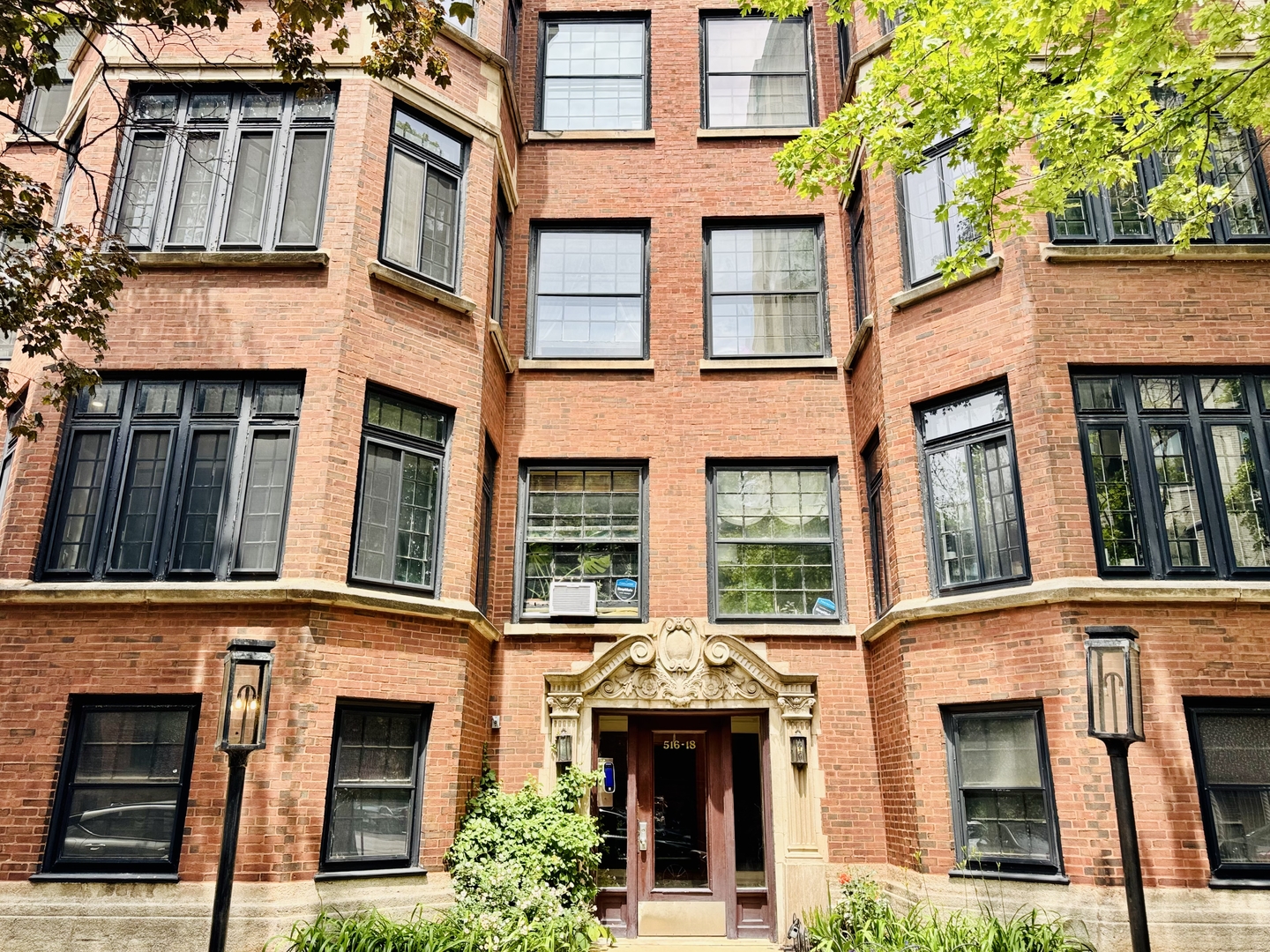 518 West Surf Street, Unit 1 Chicago, IL 60657 - Photo 31 of 41