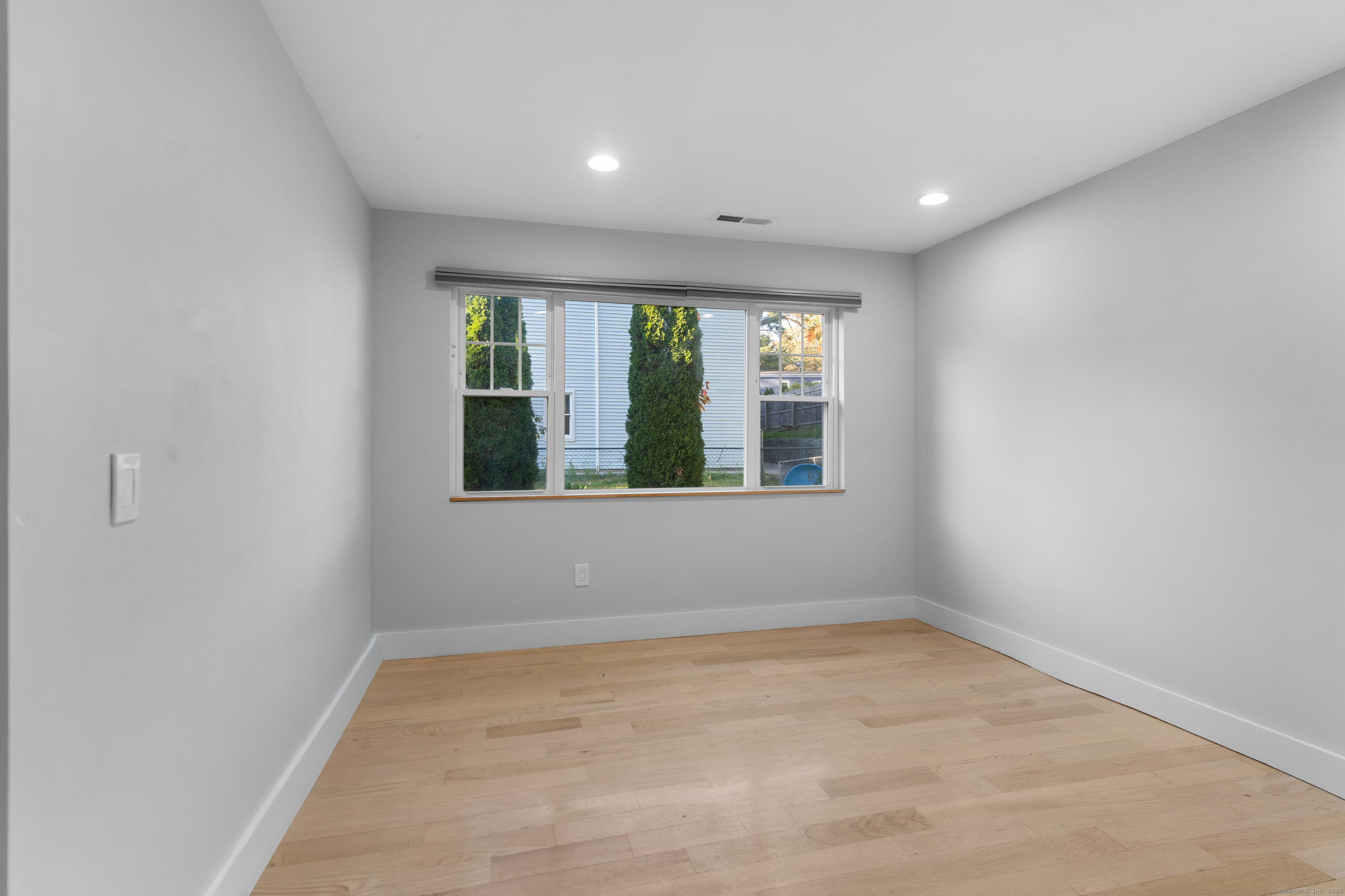 123 Exeter Street Bridgeport, CT 06606 - Photo 19 of 26 an empty room with a window