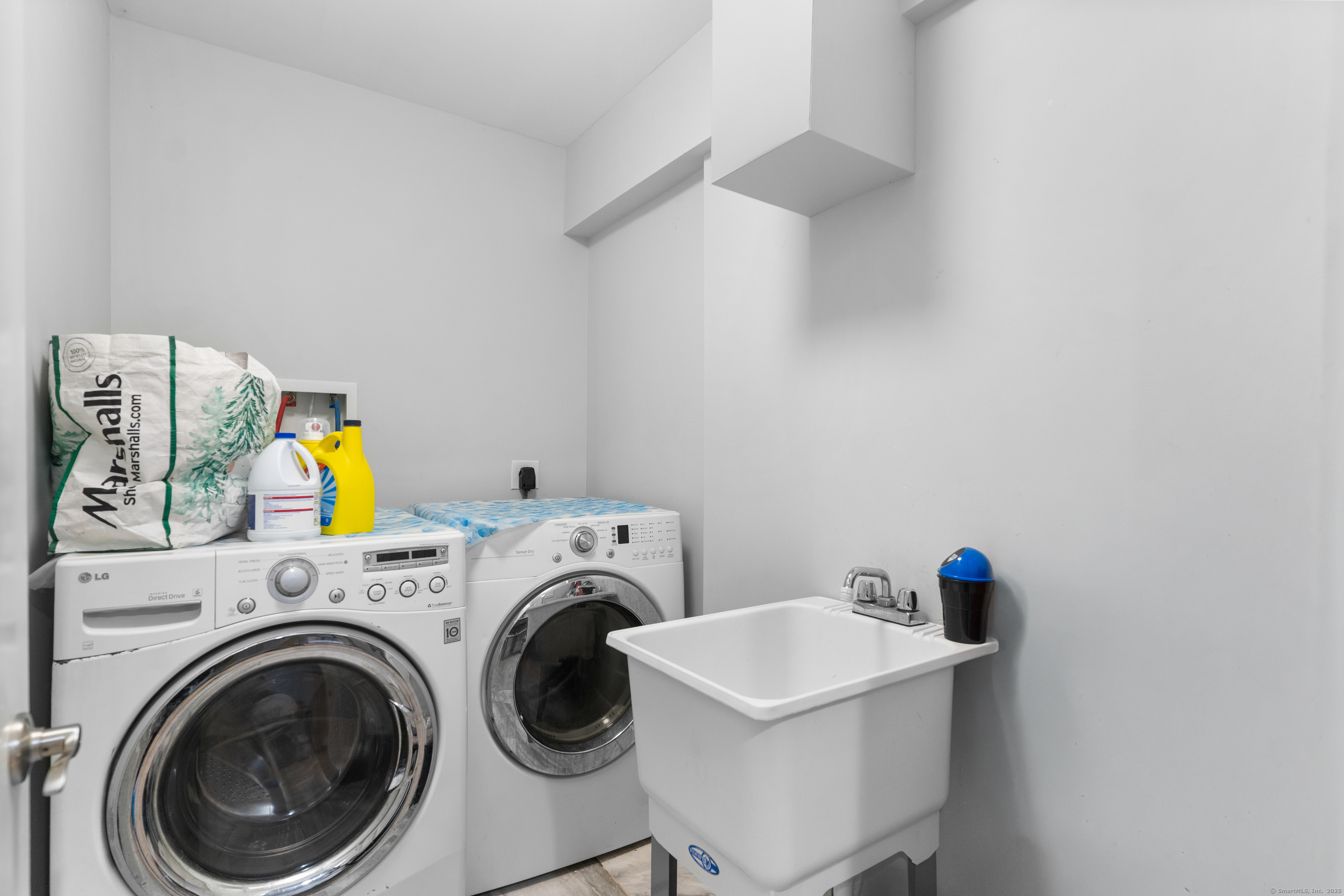 123 Exeter Street Bridgeport, CT 06606 - Photo 24 of 26 a utility room with dryer and washer