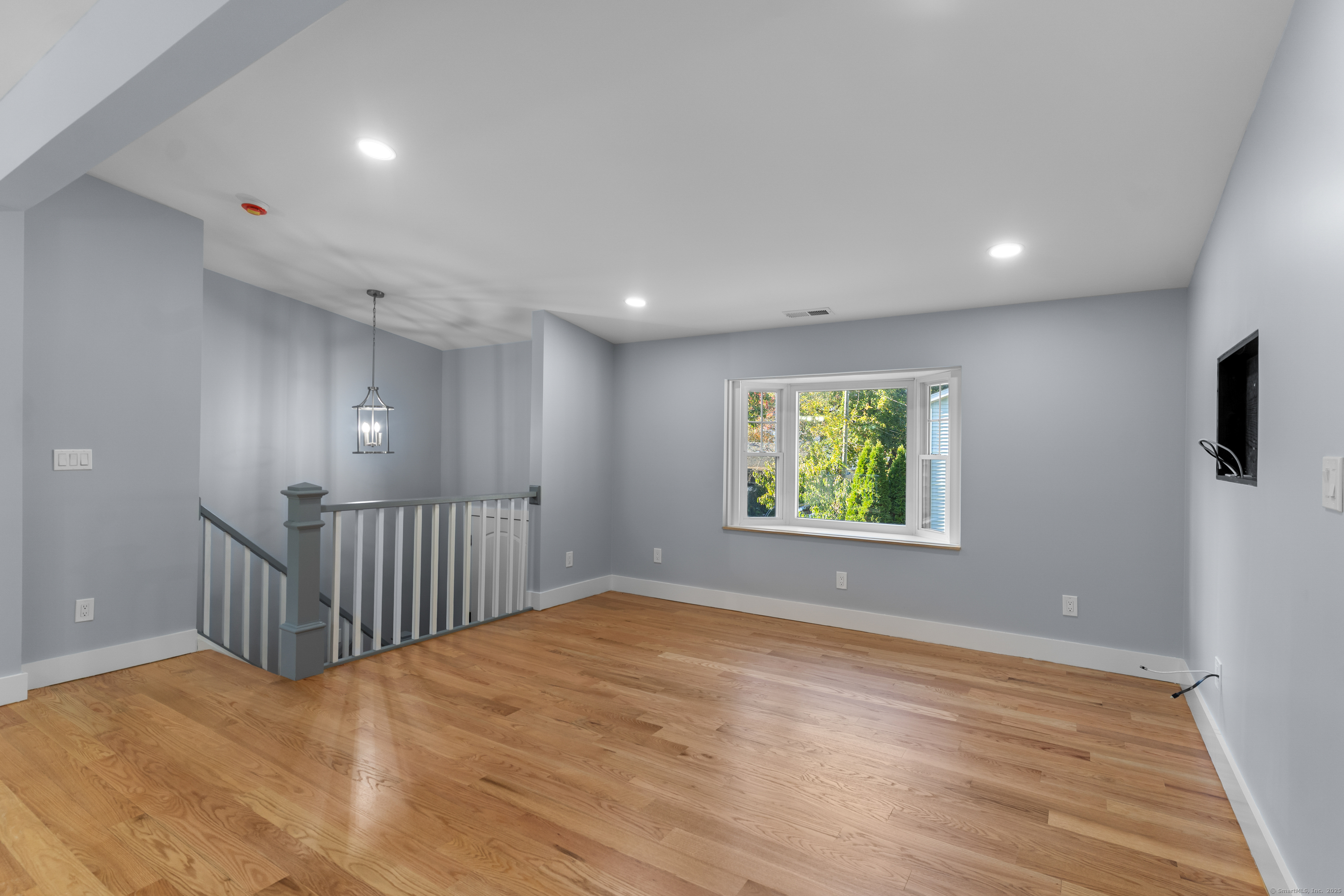 123 Exeter Street Bridgeport, CT 06606 - Photo 8 of 26 a view of livingroom with window