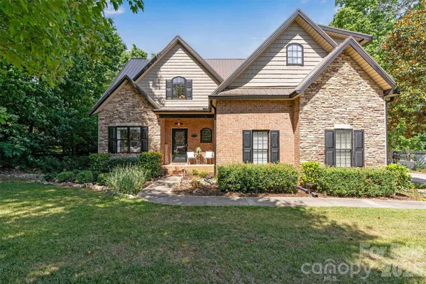 $450,000 | 1915 Lynmore Drive, Sherrills Ford, NC 28673
