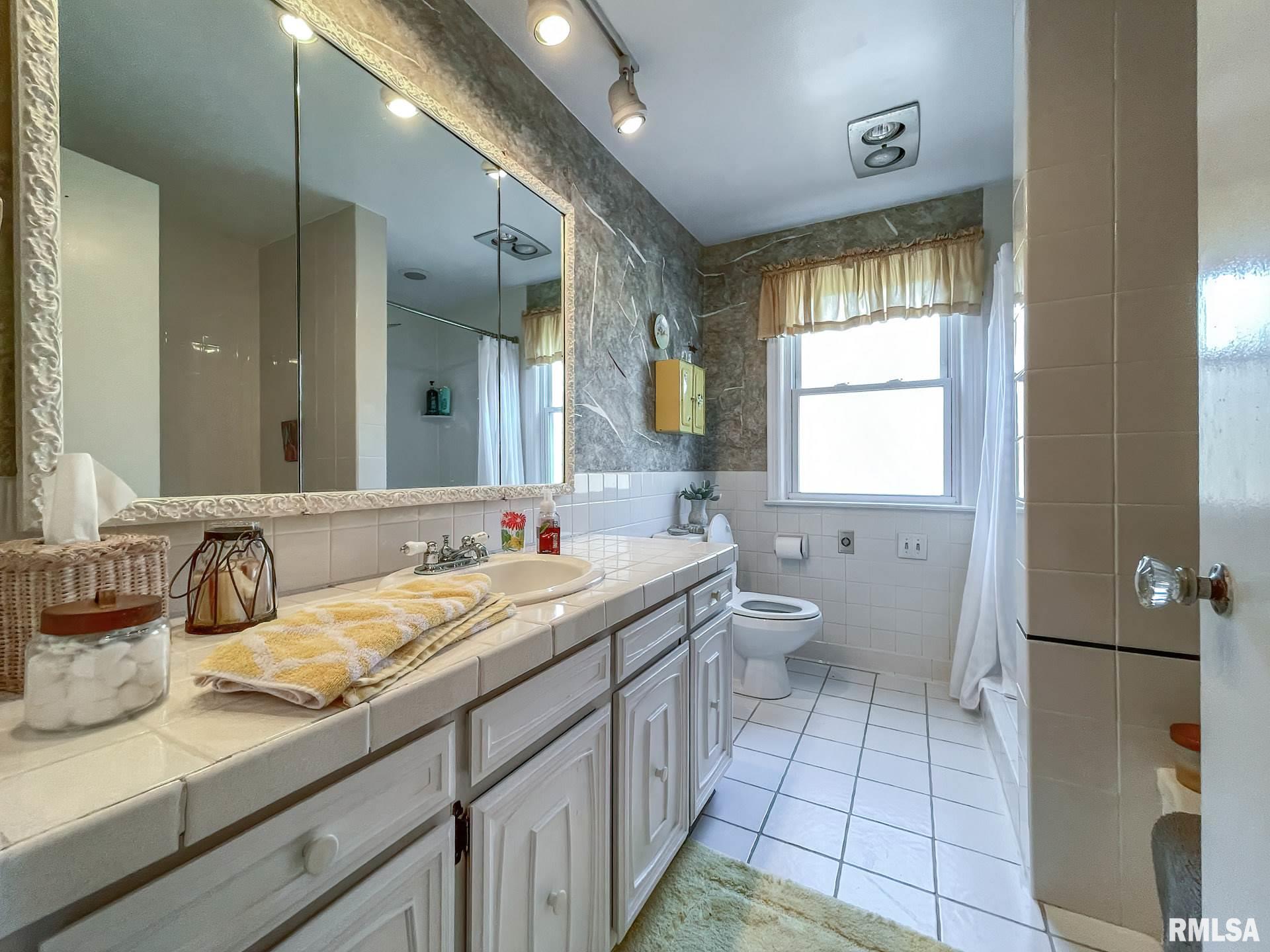 16 Woodley Road Rock Island, IL 61201 - Photo 18 of 26 Gallery Image 18