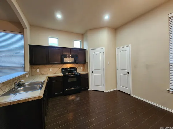 $1,425 | 303 Rosalie Drive, New Braunfels, TX 78130