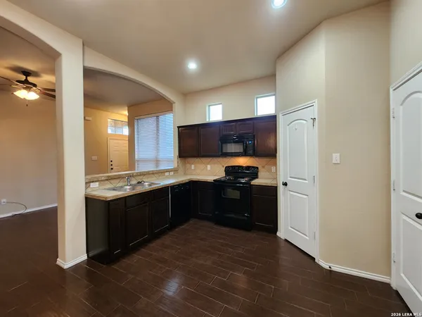 $1,425 | 303 Rosalie Drive, New Braunfels, TX 78130