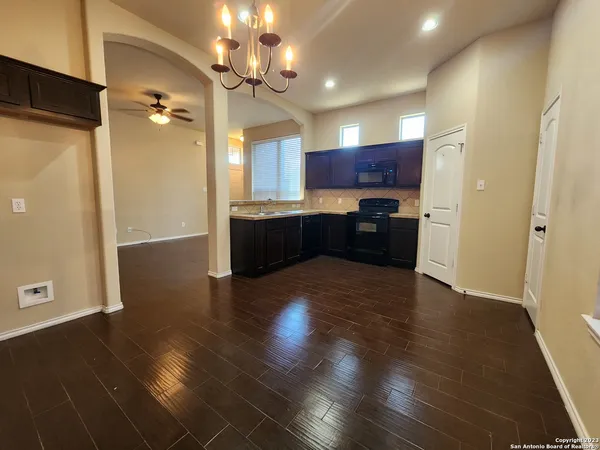 $1,425 | 303 Rosalie Drive, New Braunfels, TX 78130