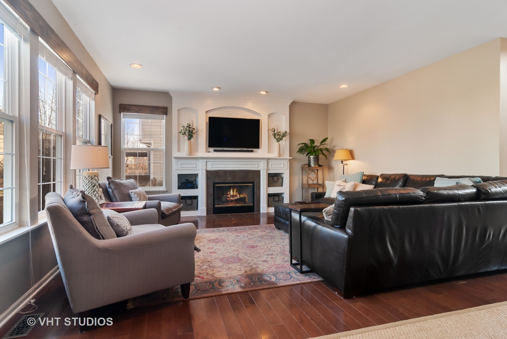 310 Monument Road Elgin, IL 60124 - Photo 12 of 33
