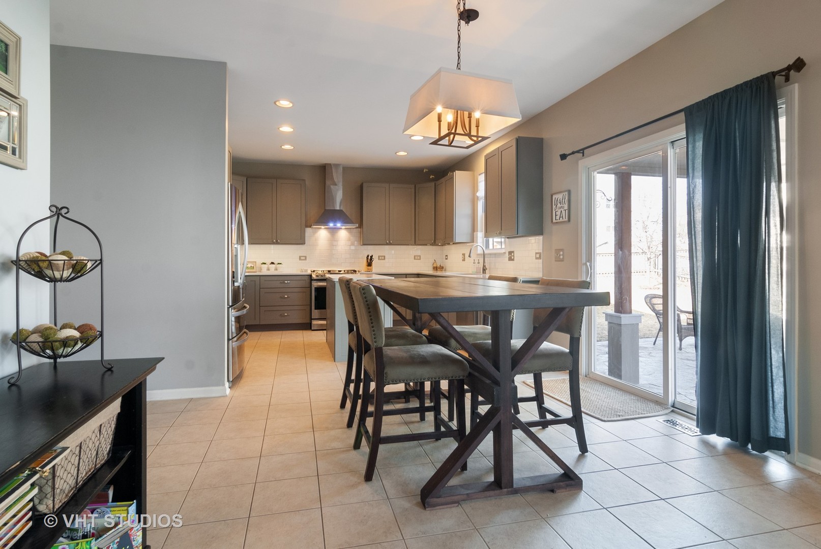 310 Monument Road Elgin, IL 60124 - Photo 10 of 33