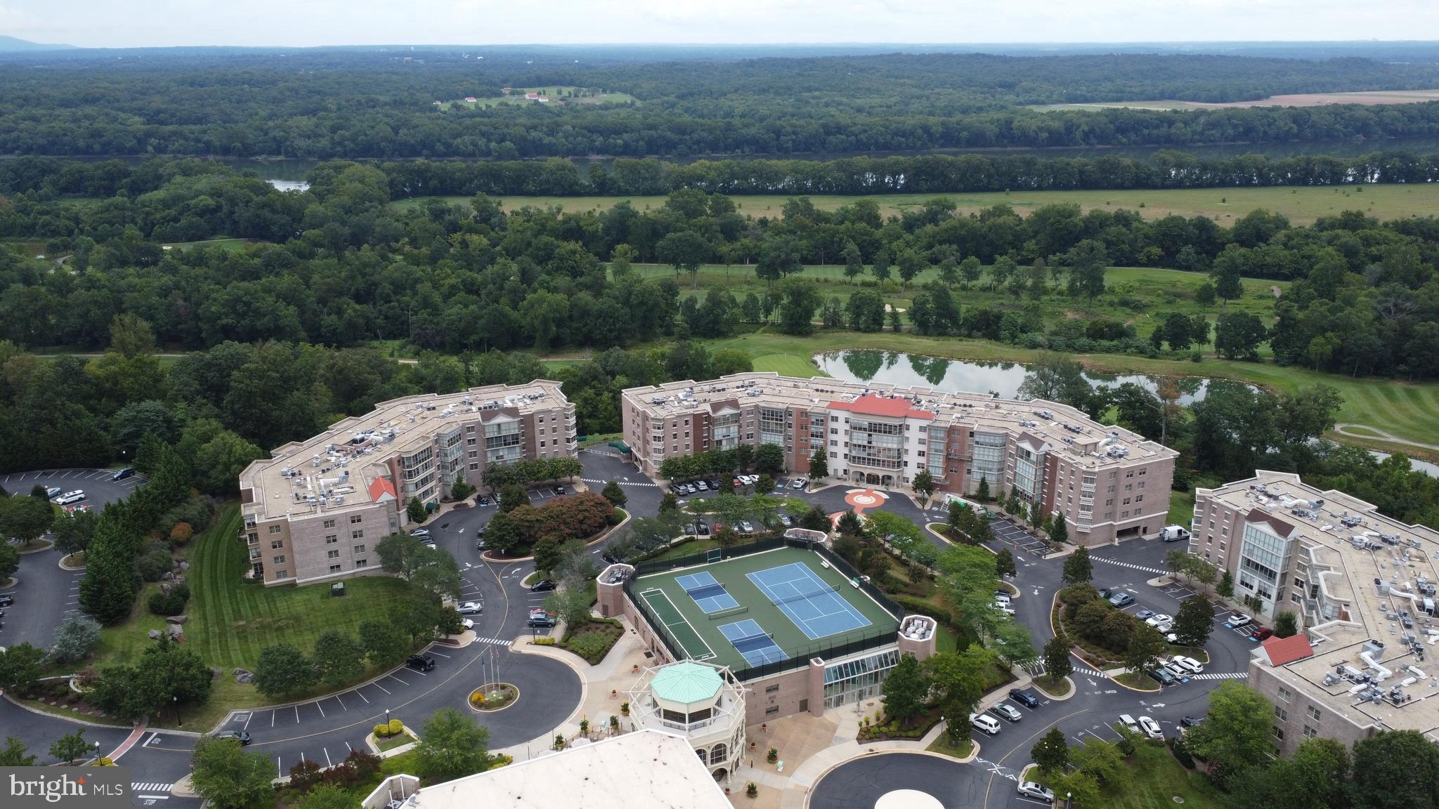 19365 Cypress Ridge Terrace, Unit 1102 Leesburg, VA 20176 - Photo 3 of 60