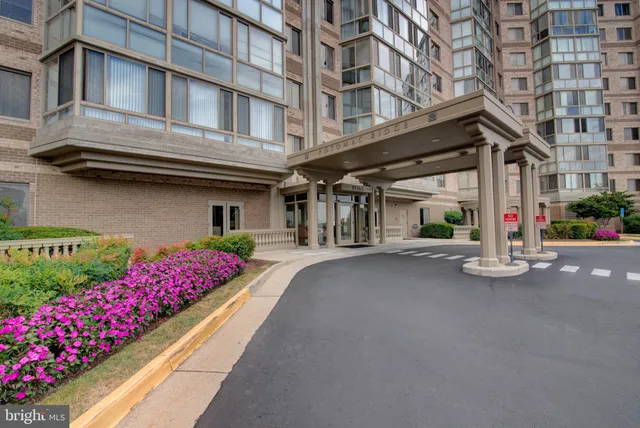 $389,000 | 19365 Cypress Ridge Terrace, Unit 1102, Leesburg, VA 20176