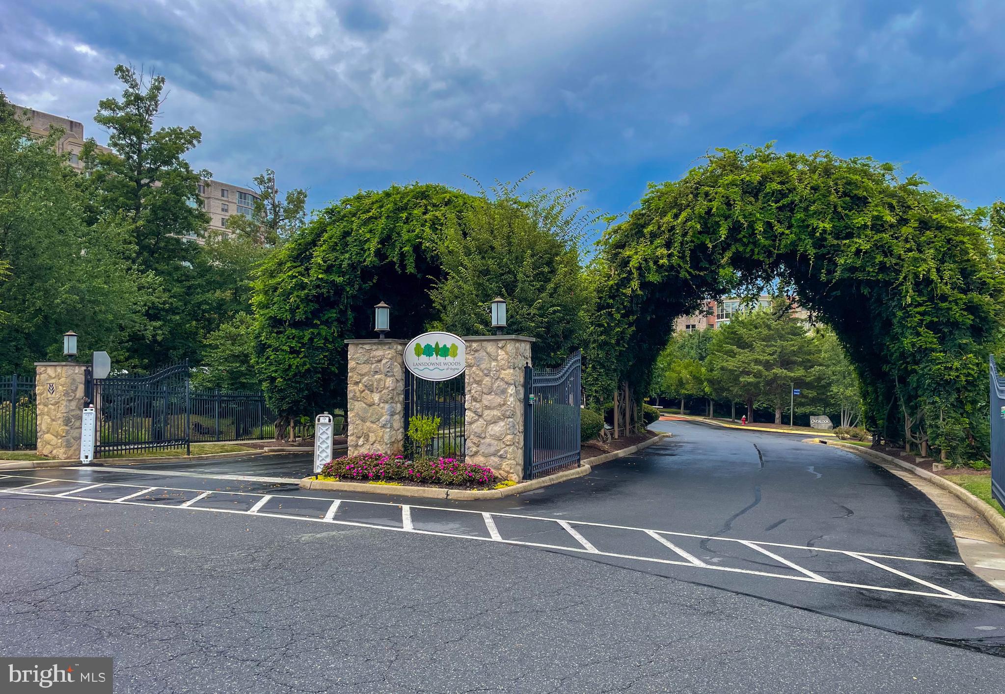 19365 Cypress Ridge Terrace, Unit 1102 Leesburg, VA 20176 - Photo 5 of 60 Lansdowne Woods!