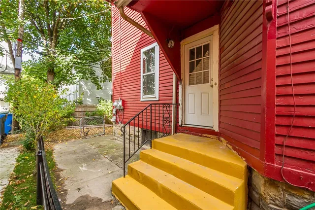 $1,450 | 81 Oxford Street, Unit 1, Rochester, NY 14607