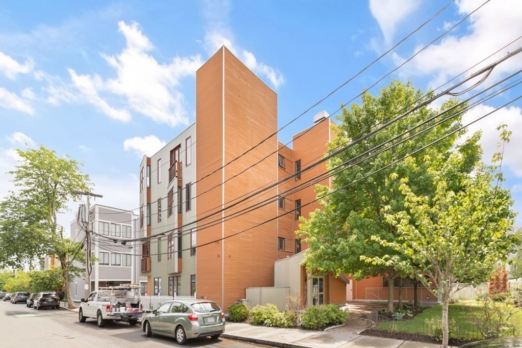 24 Bay State Road, Unit 20 Cambridge, MA 02138 - Photo 2 of 18 Gallery Image 2