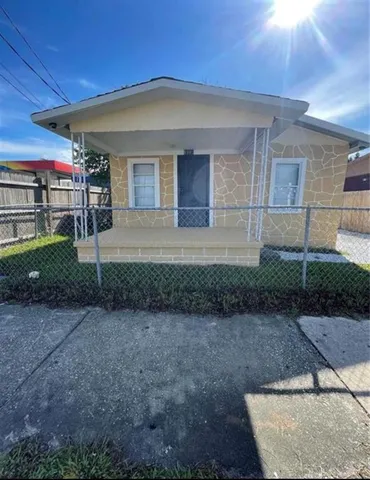 $1,800 | 5303 North 34th Street, Tampa, FL 33610
