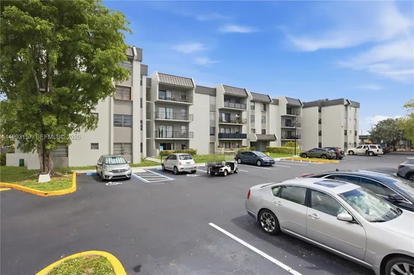 $2,200 | 10431 North Kendall Drive, Unit D204, Miami, FL 33176