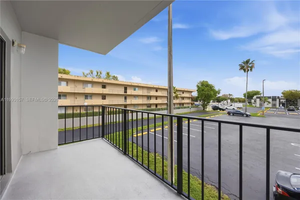$2,200 | 10431 North Kendall Drive, Unit D204, Miami, FL 33176