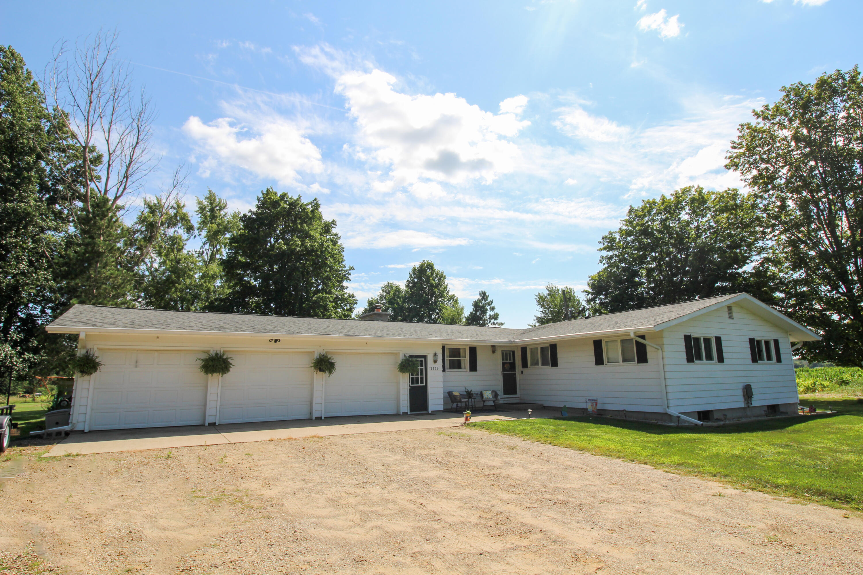 17139 Marcellus Road Three Rivers, MI 49093 - Photo 3 of 36 Marcellus-44