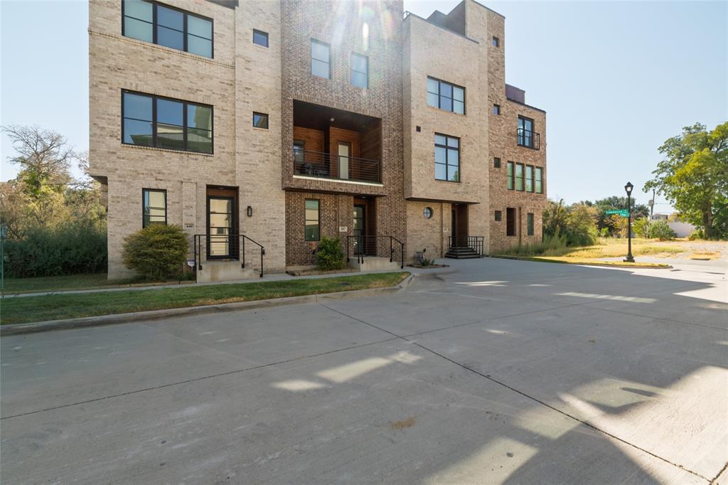 449 South Rayner Street Fort Worth, TX 76111 - Photo 4 of 40 Gallery Image 4