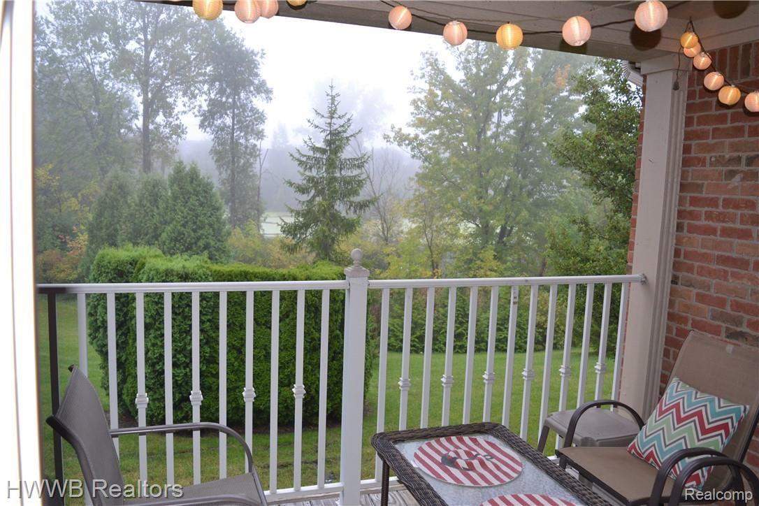 3517 Oakmonte Boulevard Rochester, MI 48306 - Photo 2 of 29 02 - 2nd Floor Overlooking Conservation Area.JPG