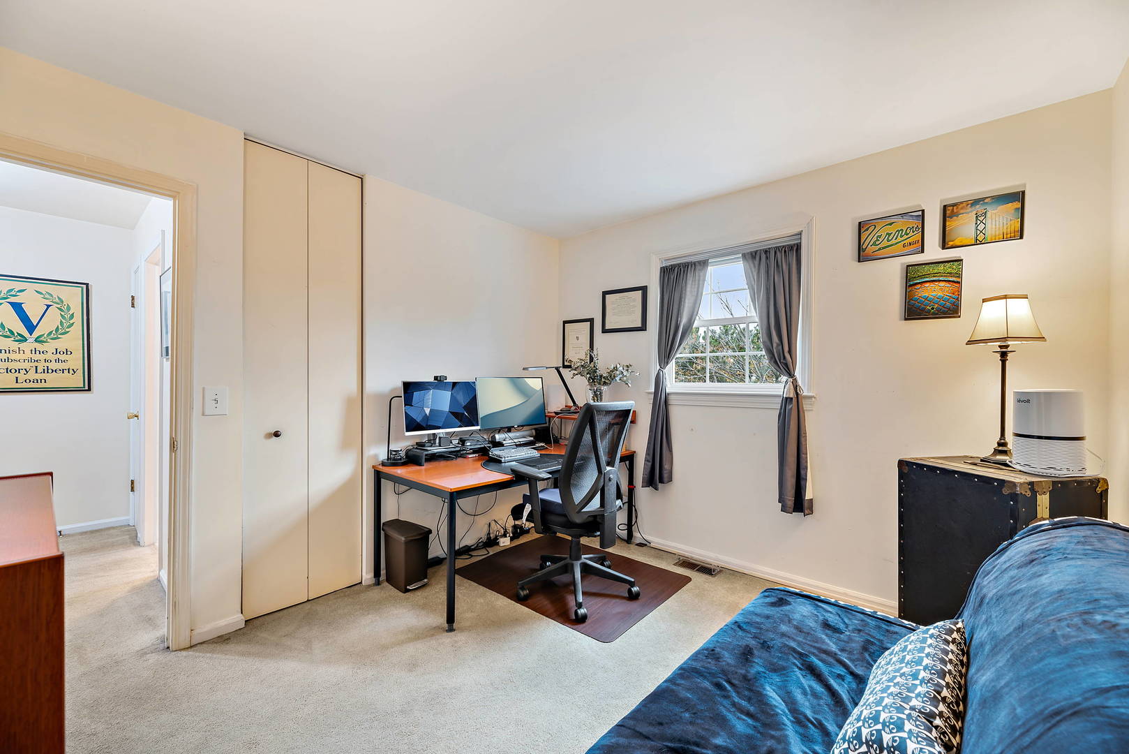 2142 Rugen Road, Unit C Glenview, IL 60026 - Photo 15 of 24 a view of a livingroom with workspace and a window