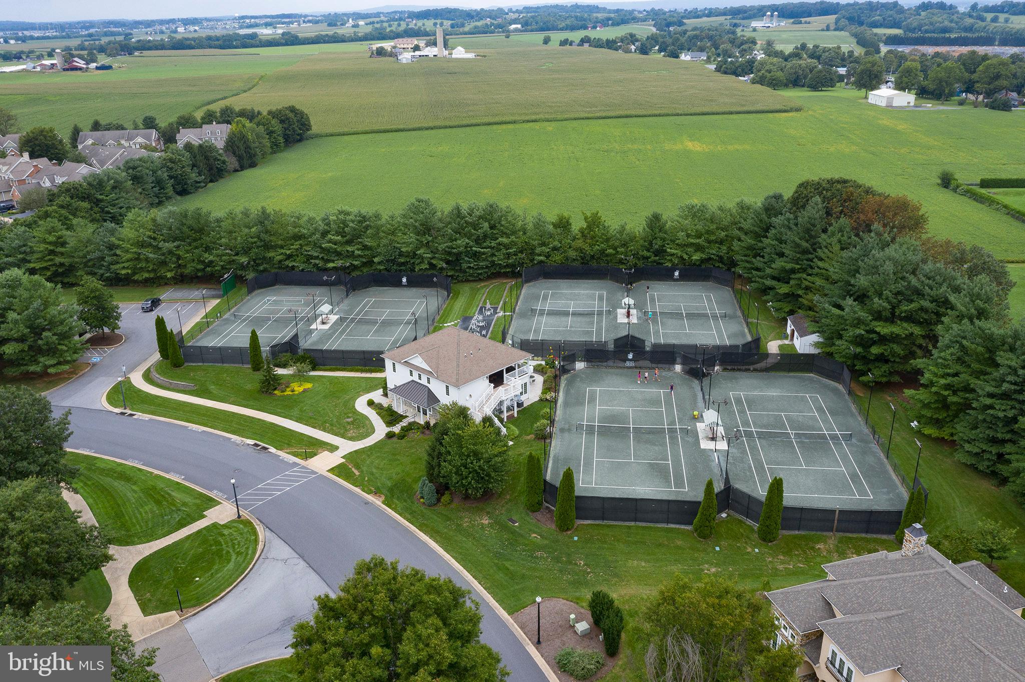 605 Bent Creek Drive Lititz, PA 17543 - Photo 6 of 43