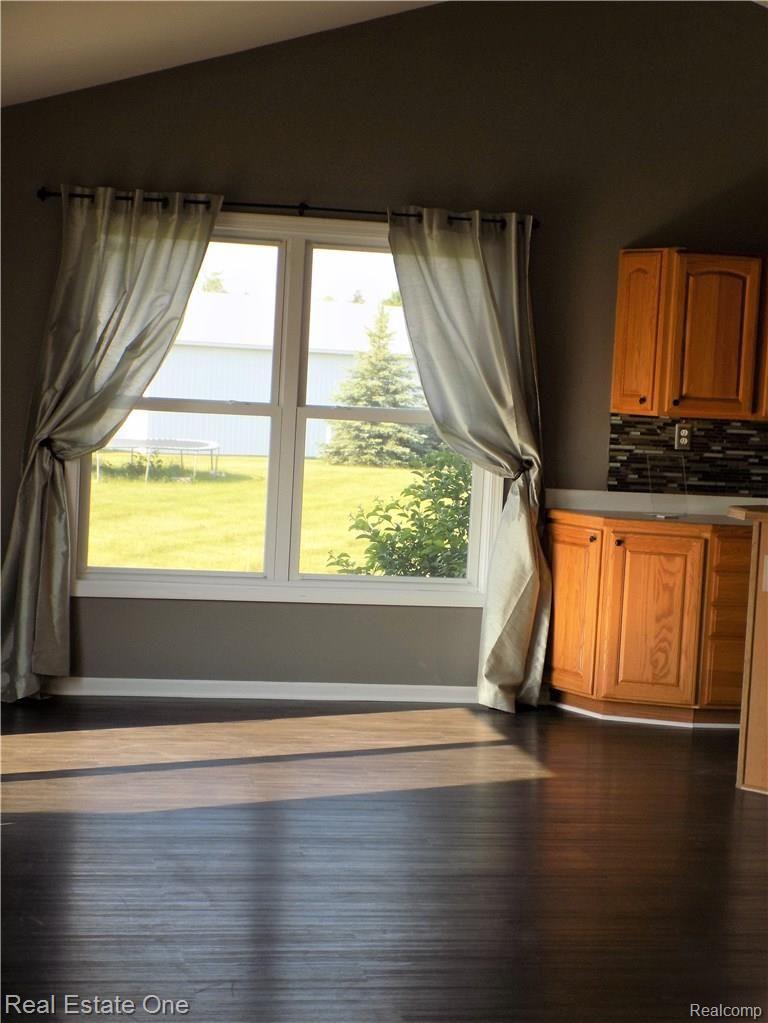 5982 Oakhill Road Ortonville, MI 48462 - Photo 16 of 36 Eat In Kitchen.jpg