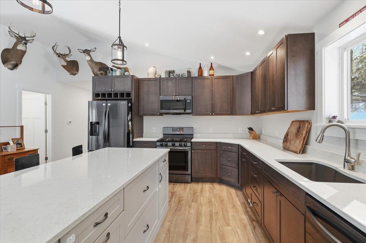 1074 Williamson Road Cambridge, VT 05464 - Photo 6 of 37