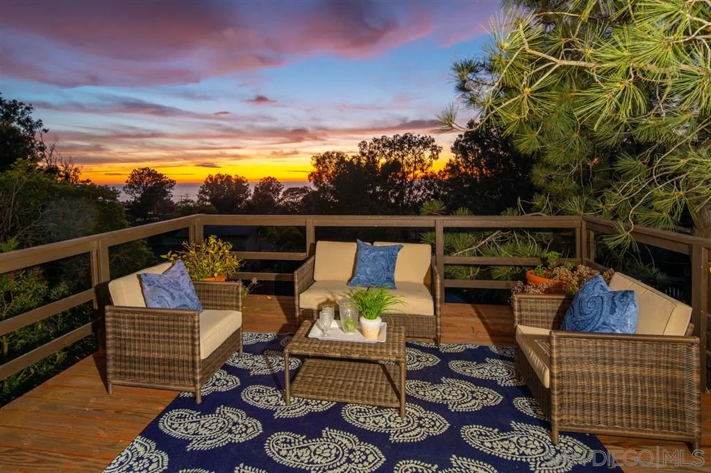 692 Rimini Road Del Mar, CA 92014 - Photo 23 of 25 a view of sitting area with furniture
