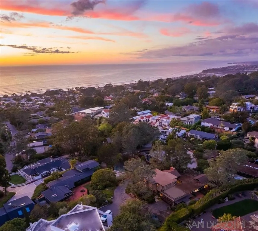 692 Rimini Road Del Mar, CA 92014 - Photo 24 of 25 a view of a city