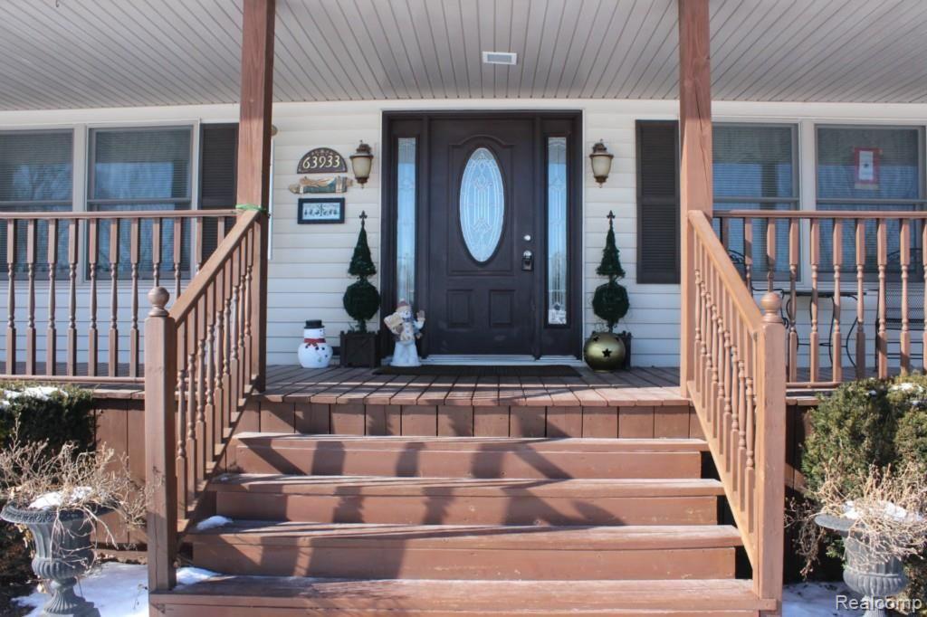 63933 Hartway Road Ray, MI 48096 - Photo 3 of 53 IMG_4101.jpg