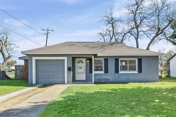 $210,000 | 660 Schieme Street, River Oaks, TX 76114